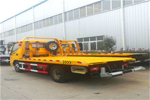 平江区附近拖车救援搭电