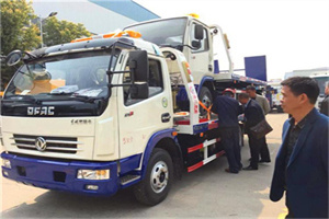 平江区汽车道路救援拖车价格